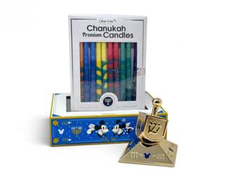 104 DisneyMickeyMouseHanukkahDreidelSetwChanukahCandles