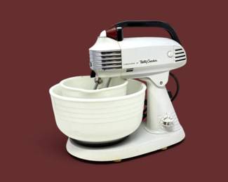 144 VintageGeneralMillsBettyCrockerStandMixerw2BowlsBeaters