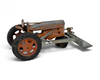 198 VintageHubleyMetalToyTractorwFrontLoaderBucket