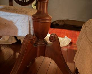 #38. Double pedestal