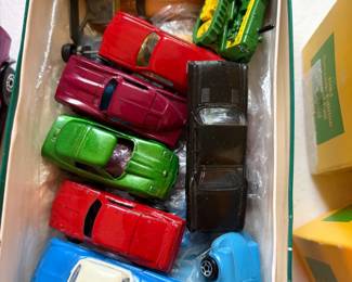Assorted vintage toy cars
