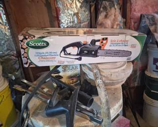 New in Box Scotts electric Chain Saw 