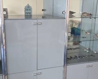 Entertainment center 