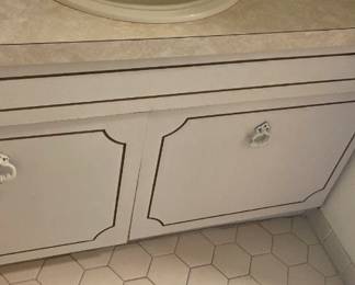Bath vanity 