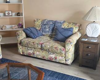 Loveseat 