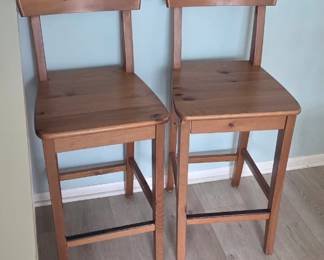Countertop stools