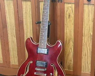 Ibanez Semi-Hollow 
