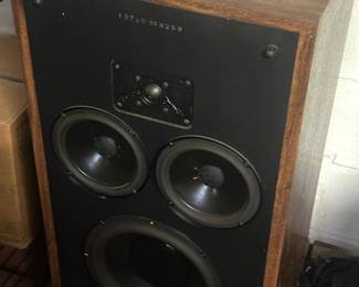Polk Audion 10a Speakers