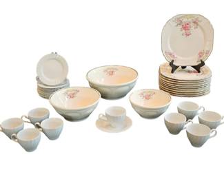 Universal Cambridge Rambler Rose  Johnson Bros English Ironstone
