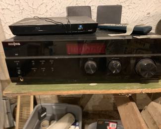 Isignia Stereo Receiver