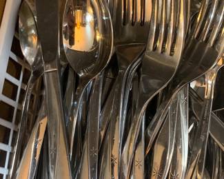 Oneida Twin Star Flatware Set