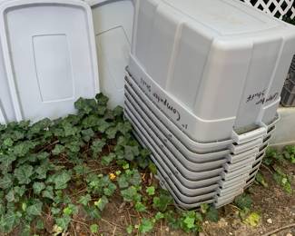 Rubbermaid Roughneck Storage Bins Containters