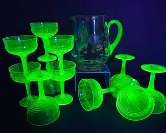 Uranium Vampire Sangria Party Pitcher Glass Handle & Goblets