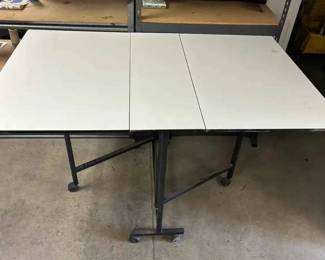 WH107Drop Leaf Crafting Table