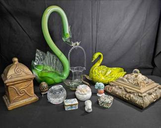 18WH128Hand Blown Art Glass Swans And Trinket Boxes