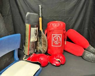 18WH130Mixed Fitness Boxing Gloves, Heavy Bag, Mat, Bataca Sticks  vintage Stadium Seat