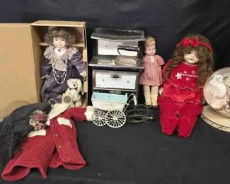 17WH115Empire toy electric stove and dolls