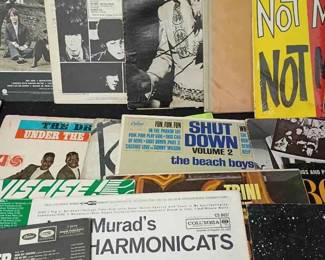 UM327REmpty Record Albums Sleeves