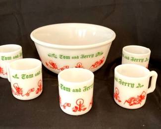 Vintage Hazel Atlas Tom Jerry Milk Glass Set