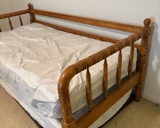 Tooled Spindled Twin Trundle Bed