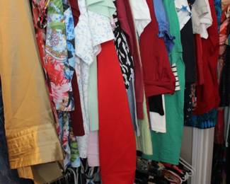 Women's clothing (from xs to 4x) including pants, shorts, skirts, jeans, dresses, shirts, shoes, etc