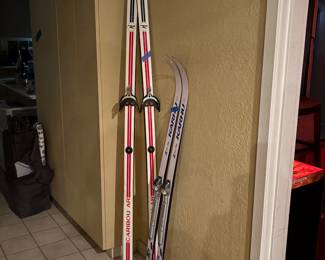 Cross country skis 
