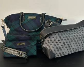 Dooney  Bourke Signature Zipper Sac  Tartan Plaid Large Pocket Satchel