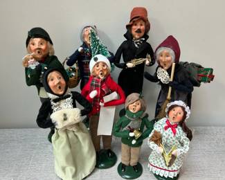 8 Byers Choice Ltd. Carolers