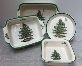 Spode Christmas Tree Holiday Bakeware  Serving Dish Collection  4 Pieces
