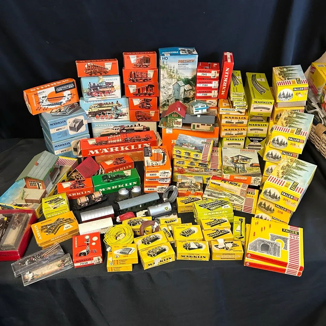 Marklin HO Gauge Trains Faller Accessories