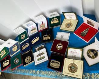 White House And Roberts Wesleyan Ornaments