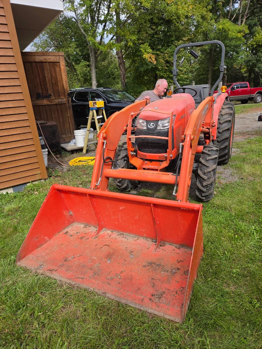 $16,000 2013 Kubota L4600 Tractor, LA764 Loader bucket, 1180 hours