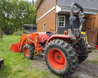 $16,000 2013 Kubota L4600 Tractor, LA764 Loader bucket, 1180 hours