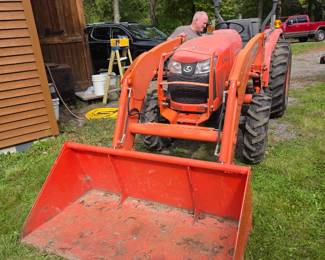 $16,000 2013 Kubota L4600 Tractor, LA764 Loader bucket, 1180 hours