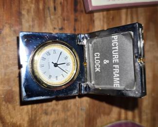 vintage miniature hinged gift box photo frame/quartz desk clock