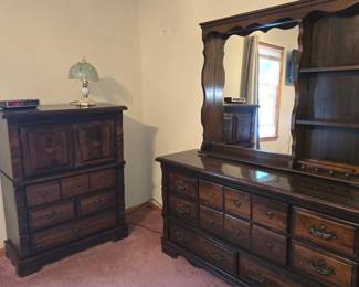 Broyhill bedroom set
