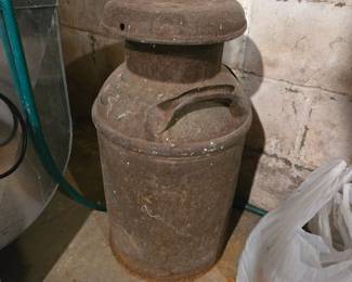 VICTOR LEGENSKE vintage 10-gallon metal dairy milk can