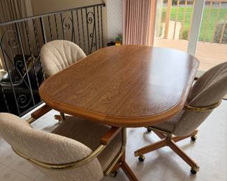 Kitchen Table w 3 chairs