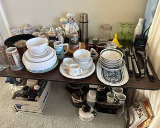 Daily kitchenware, mugs, plates, beer steins, mugs