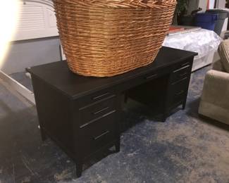 STUDENT DESK