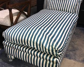 CHAISE LOUNGE