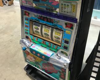 SLOT MACHINE