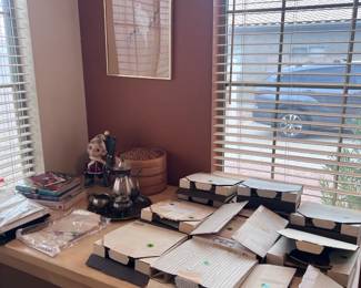 Boxed Plates And Tabletop Items