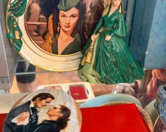 Gone with the Wind, including the Bradford Exchange "Moonlight & Magnolias" or "Reflections of Scarlett" collector plate and matching figurine