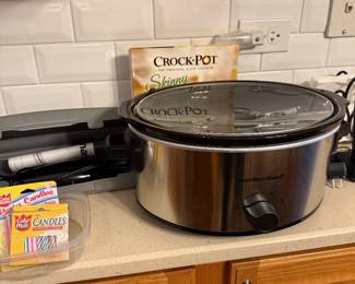 Slow cooker