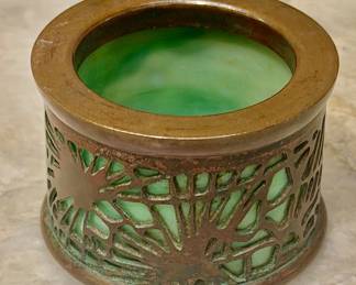 Rare, Antique Tiffany Studios New York Bronze Green Favrile Art Glass Round #981.