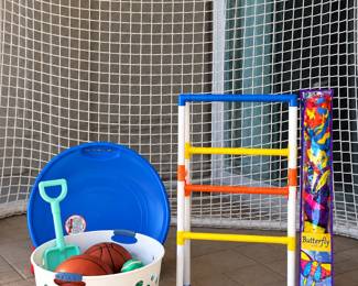 Outdoor lawn games/toys, full size soccer net