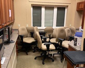 Chairs & Monitors