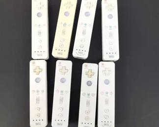 BB405 8 Wii Remotes