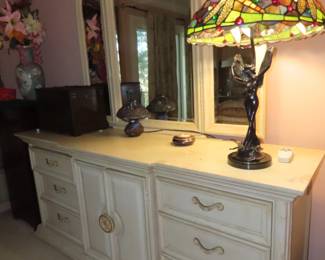 Thomasvile chest of drawers with marble top and mirror